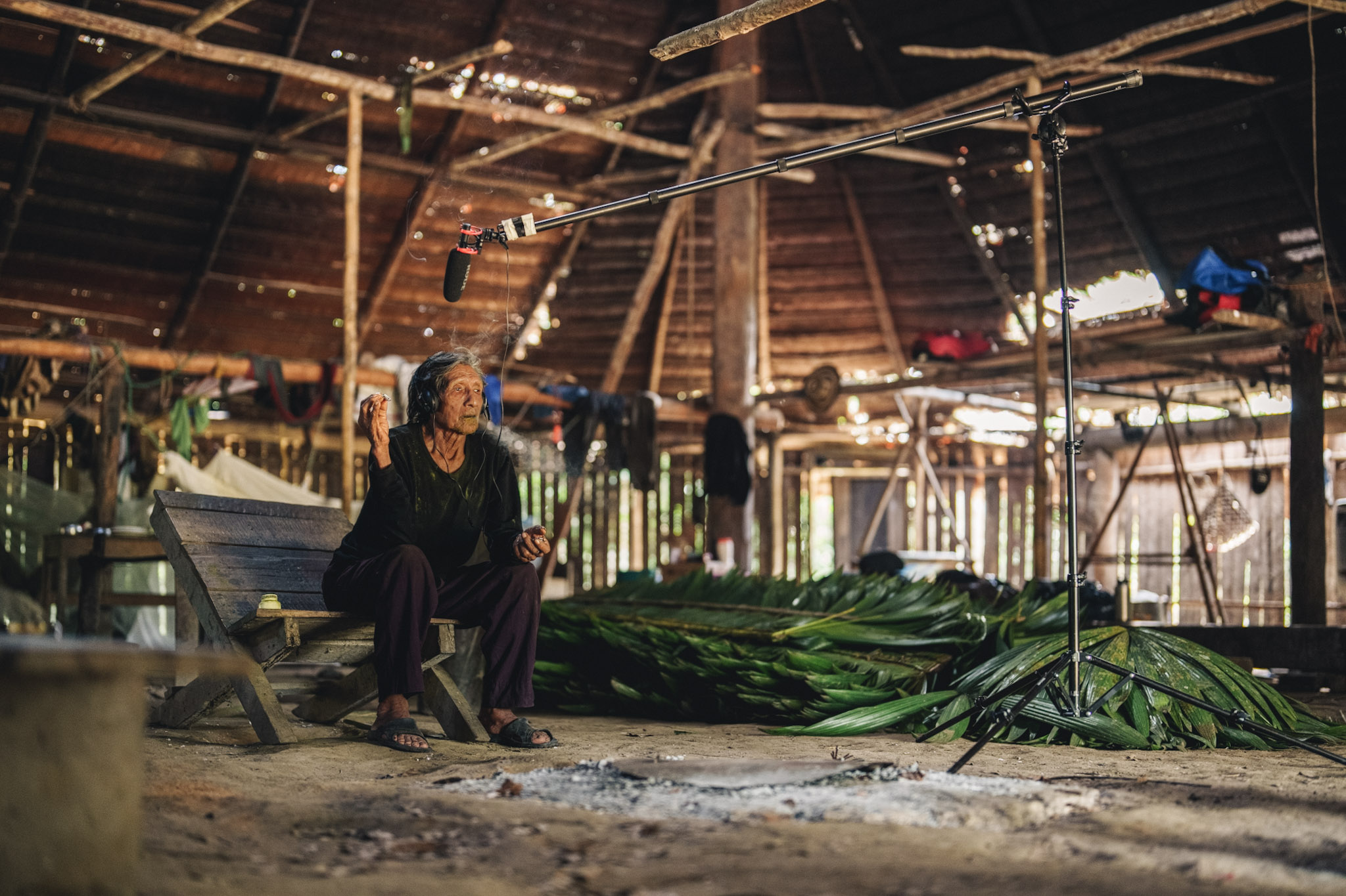 colombian indigenous cacique fisi andoke recording songs in the amazon